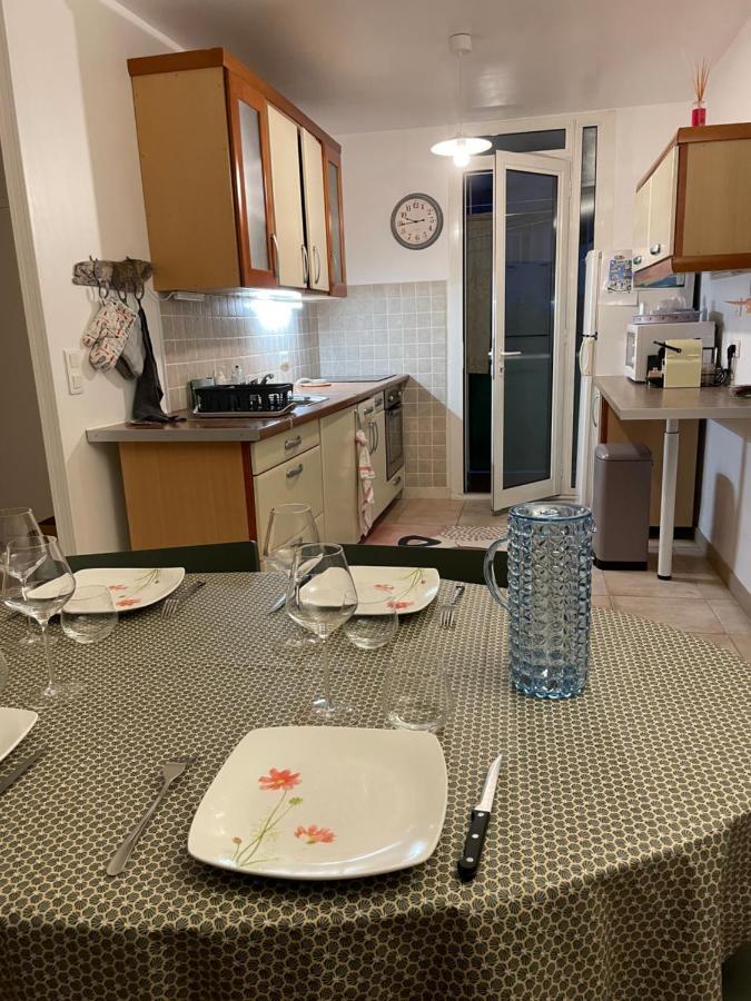 Appartement Les Pieds Dans L'Eau Saint-Mandrier-sur-Mer Bagian luar foto