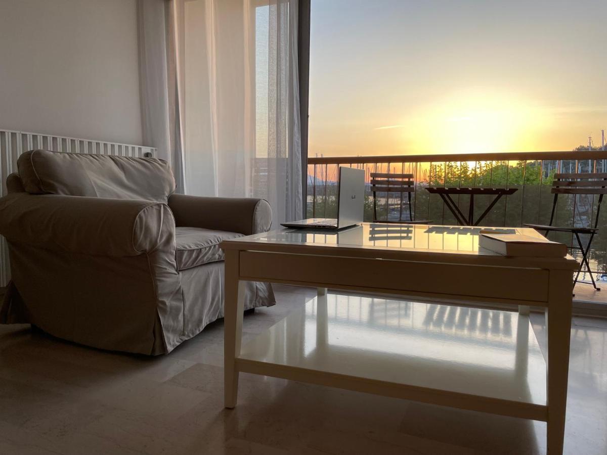 Appartement Les Pieds Dans L'Eau Saint-Mandrier-sur-Mer Bagian luar foto