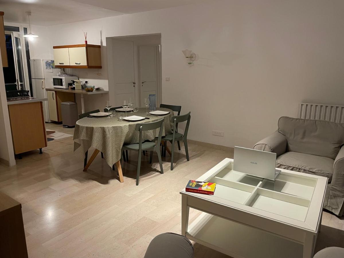Appartement Les Pieds Dans L'Eau Saint-Mandrier-sur-Mer Bagian luar foto