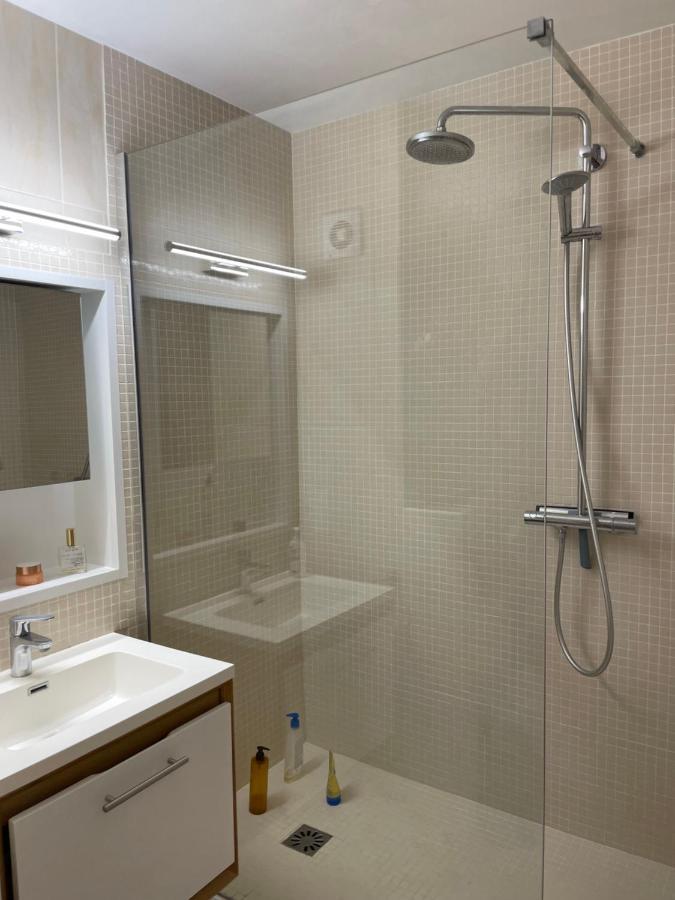 Appartement Les Pieds Dans L'Eau Saint-Mandrier-sur-Mer Bagian luar foto